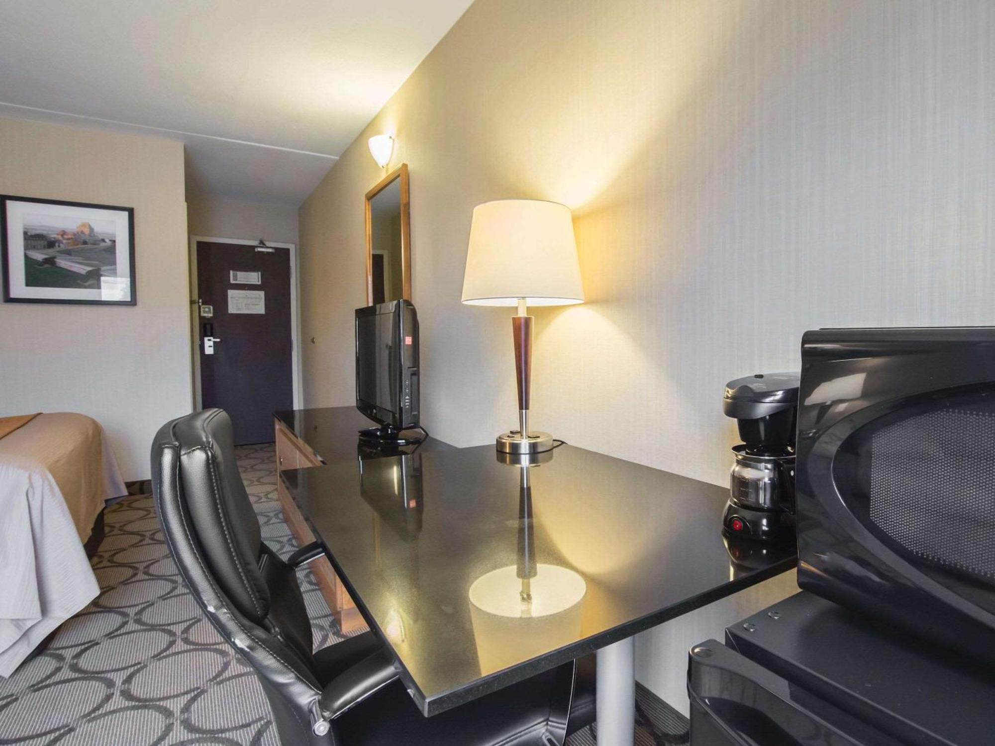 Comfort Inn Airport East Quebec City Bagian luar foto